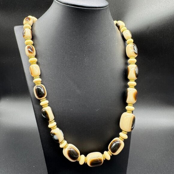 Vintage Chunky Necklace Faux Horn Plastic Beads Cream and Brown 30 inches - Picture 3 of 9
